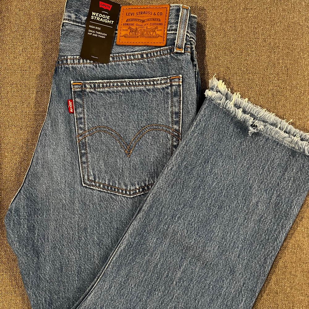 Levi’s Wedgie Straight High Rise Jeans NWT